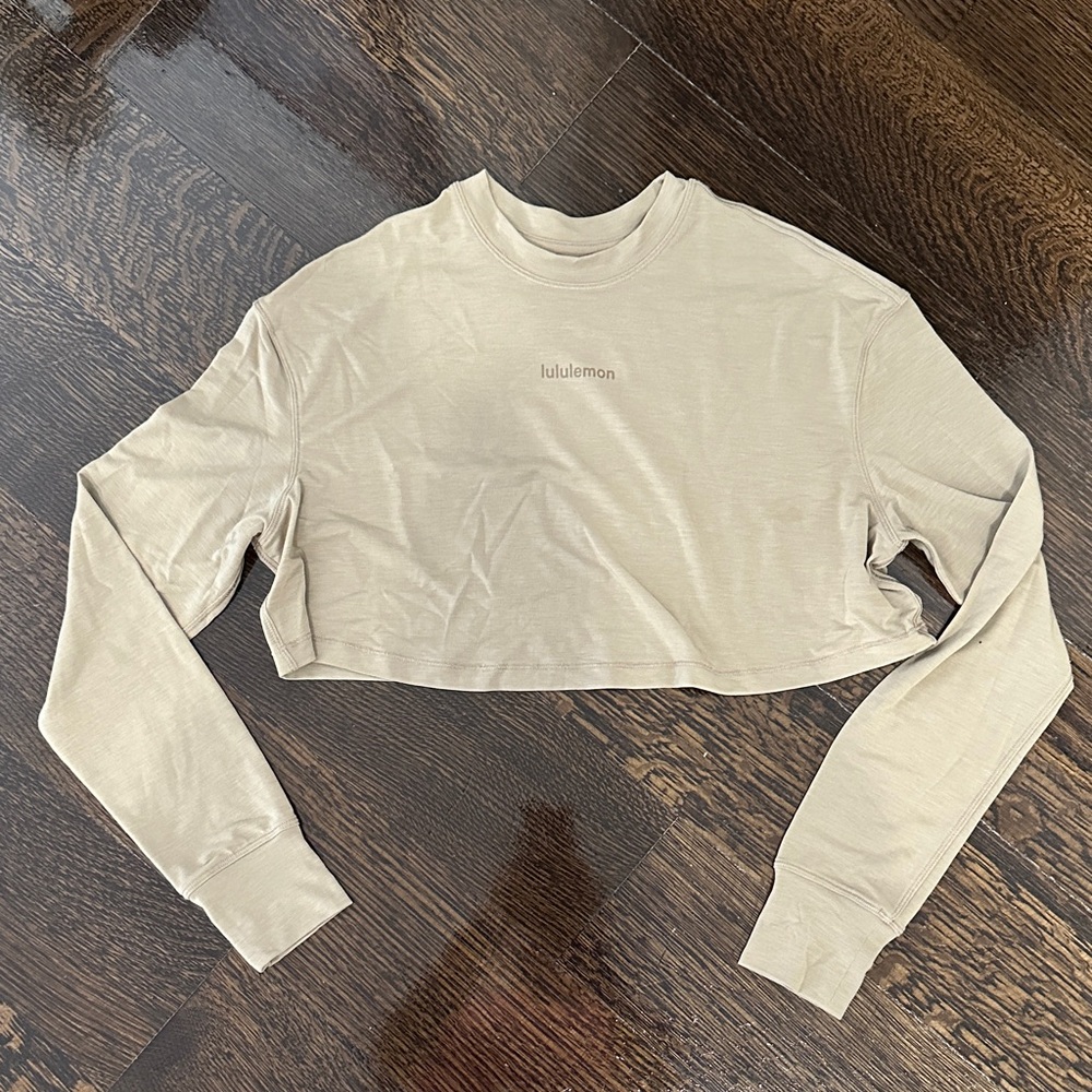 lululemon athletica Beige Long Sleeve Crop Sweatshirt